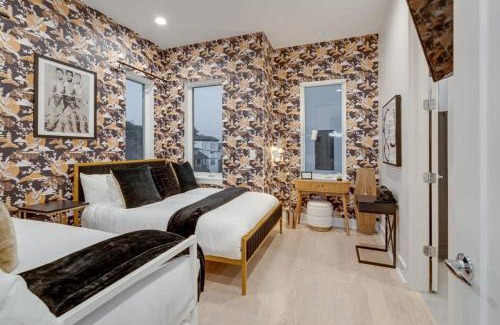 Buena Vista House | Luxury Townhouse + Rooftop Deck + 1 1 mi Downtown