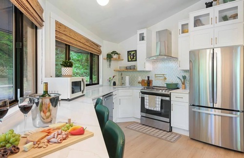 Wolf Laurel Ski Chalet | Luxury tree house-like accommodations in the Blue Ridge Mountains. Ski/bike/hike