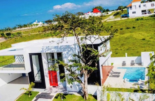 Montellano Villa | Luxury Tropical Paradise Villa, 4 bed. W Pool