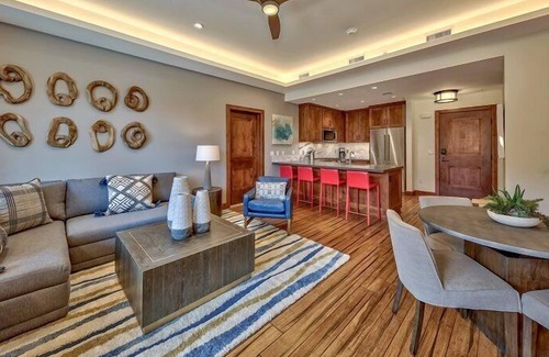 South Lake Tahoe Condo | Luxury Two Bedroom Residence steps from Heavenly Village Book 7 Nights for 10% Off by RedAwning