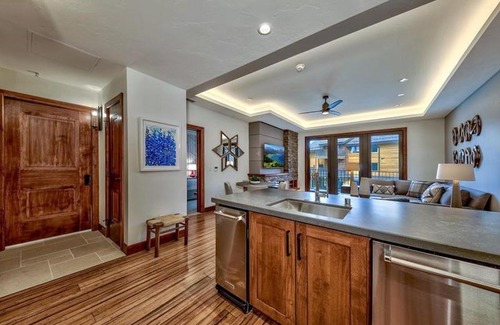 South Lake Tahoe Apartment | Luxury Two Bedroom Residence Steps From Heavenly Village Condo