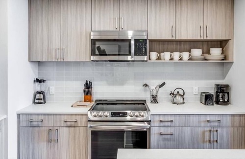 Crystal City Apartment | Luxury Two Bedroom Apartment with Balcony | Crystal City Arlington VA | by GLS