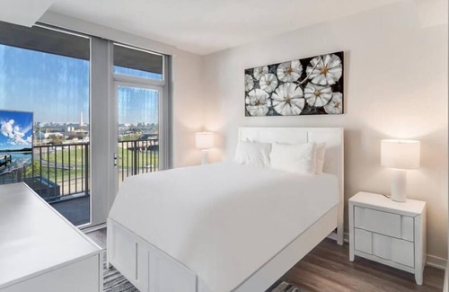 Crystal City Apartment | Luxury Two Bedroom Apartment with Balcony | Crystal City Arlington VA | by GLS