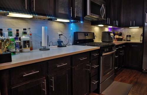 Energy Corridor Apartment | Luxury Urban Upscale 1-bedroom apt in Energy Corridor 15 minutes from Downtown.