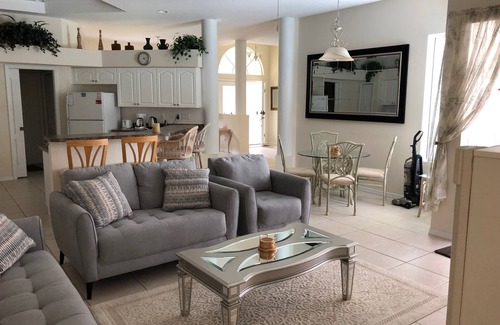 South Venice Villa | Luxury Venice Florida 4 Bedroom Home with Pool