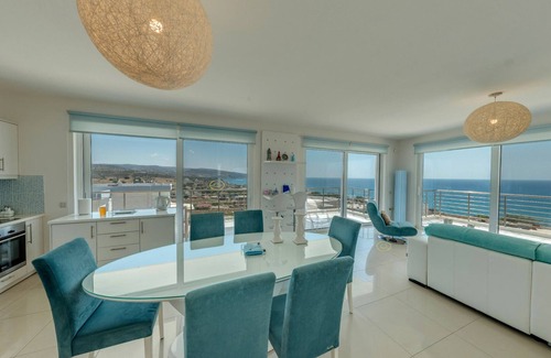 Kalamaki Villa | Luxury Villa Delfini Kalamaki Seaside Pool Jacuzzi Wi-Fi, Smart HOME