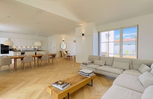 La Couarde-sur-Mer House | Luxury villa with swimming pool for 12 people