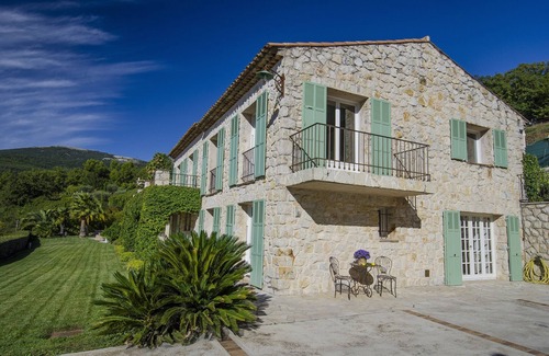 Tourrettes-sur-Loup Villa | Luxury villa rental w/pool, jacuzzi, superb view near Nice, Cannes & Monaco