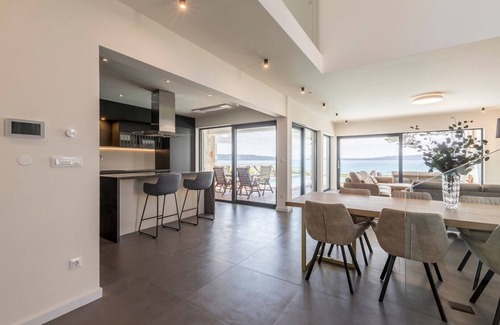 Kastela Villa | Luxury Villa Papillon Split with private infinity pool and sea view in Kastel Kambelovac - Split