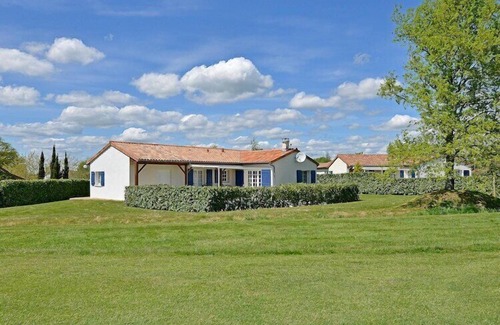 Vasles Villa | Luxury Villa in France with Pool and Garden