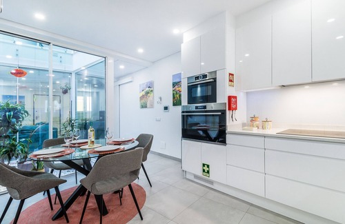 Lagos City Center Ski Chalet | Luxury Villa in Lagos Downtown | Terrace | WIFI