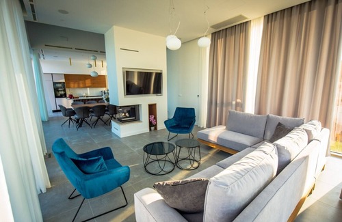 Zmijavci Villa | Luxury Villa Kanai with outdoor heated pool, sauna, jacuzzi and gym in Imotski, pets are allowed