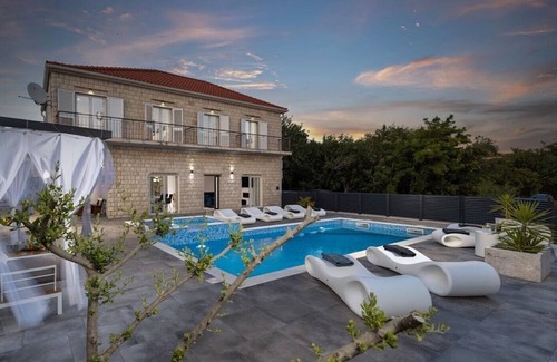 Sucuraj Villa | Luxury Villa Stone Oasis Hvar with pool, jacuzzi