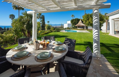 Urbanizacion el Rosario Villa | Luxury Villa with High Security, Pool & Jacuzzi