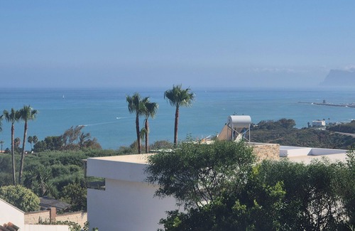 San Roque Villa | Luxury Villa with sea, mountain and Gibraltar views, with private pool.