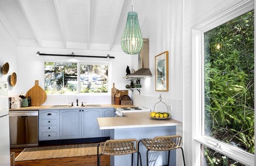 Wagstaffe House | Luxury Villas Bouddi Bungalow (Walk to the beach)