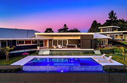 Coopers Shoot House | Luxury Villas Byron Retreat (With Ocean Views)