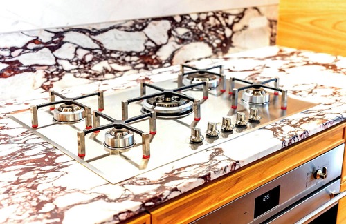 Clovelly House | Luxury Villas Clovelly Beachside Gem