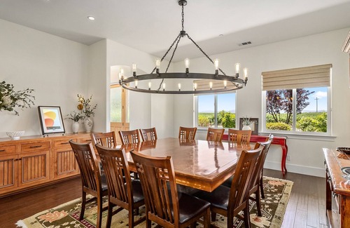 San Miguel House | Luxury Vineyard Estate-Incredible Sunset Views--3 Night Minimum!