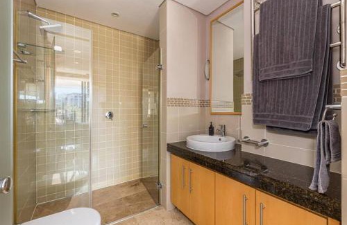 Victoria and Alfred Waterfront Apartment | Luxury Waterfront Marina Apartment