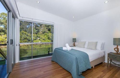 Burleigh Heads House | Luxury Waterfront Stay at Tallebudgera Creek