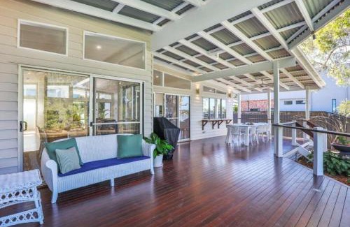 Burleigh Heads House | Luxury Waterfront Stay at Tallebudgera Creek