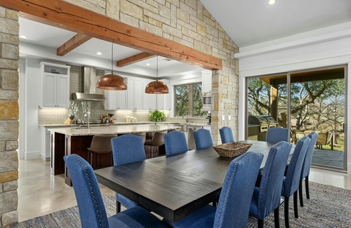 Horseshoe Bay House | ⭐️⭐️LUXURY WATERFRONT-PONTOON CHARTER CREDIT-CHEF’S KITCHEN-FIRE PIT-SLEEPS 24⭐️⭐️