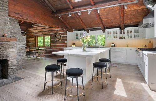 Woodstock House | Luxury Woodstock Retreat: 11 Acres of Bliss w Pool