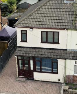 Willenhall House | LuxuryInn