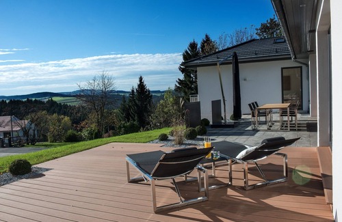 Schauenstein Apartment | Luxus-Ferienwohnung (260qm) mit 160qm großer Sonnenterrasse und exklusivster technischer Ausstattung