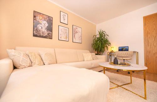 Biberach an der Riss Apartment | Luxx Home BC, Zentral - Balkon - Parkplatz - voll ausgestattete Küche