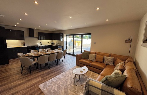 Broadstairs House | Lyla's | Holiday Home | Swimming Pool | Hot Tub | Parking
