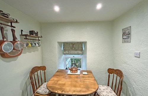 Caernarfon House | Lyndene Cottage