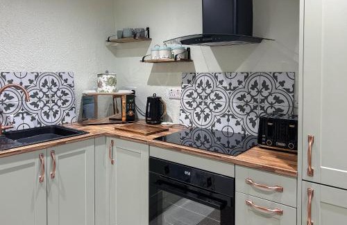 Caernarfon House | Lyndene Cottage