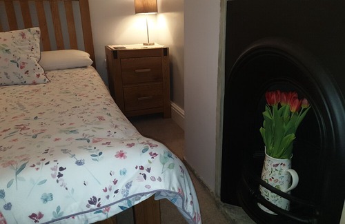 Penistone Bed & Breakfast | Lyndene