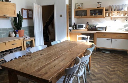 Huyton House | Lyndhurst - Victorian villa with heated pool