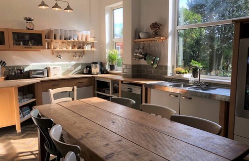 Huyton House | Lyndhurst - Victorian villa with heated pool