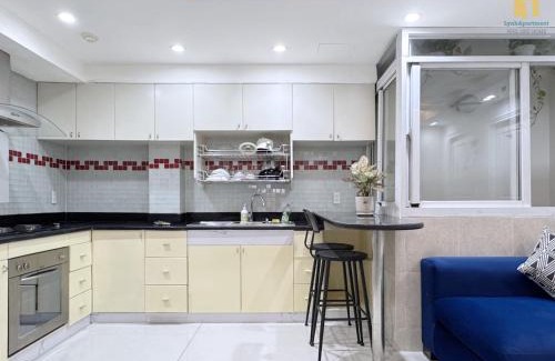 Tan Binh Apartment | Lynhapartment Airport FreePool Premium 2BR 2BA