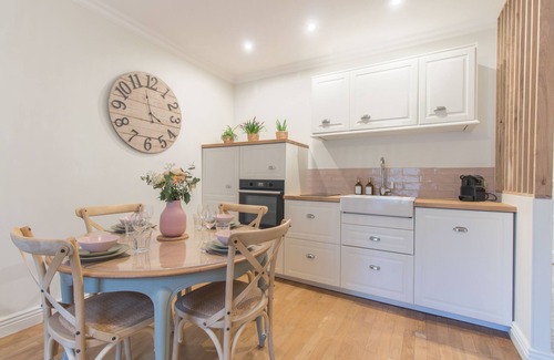 Richard Vitton - Chambovet Apartment | LYON 3, Quartier typique de LYON - 3 rooms 10 min from Part Dieu train station