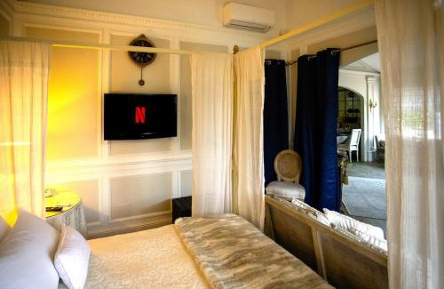 Riano Apartment | M a i s o n - H e x a g o n Neoclassical Style