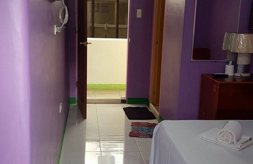 Manoc-Manoc House | M&E Guesthouse