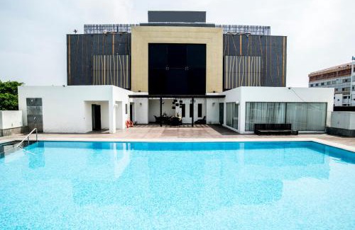 Tatabad Hotel | M Inn