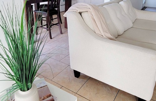 Flour Bluff House | M&K's Charming 3-bedroom house by the Bay in lovely Corpus Christi with AC, WiFi