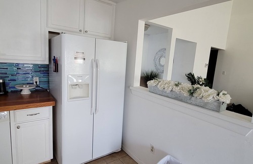 Flour Bluff House | M&K's Charming 3-bedroom house by the Bay in lovely Corpus Christi with AC, WiFi