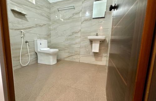 Kaloor Hotel | M M Residency