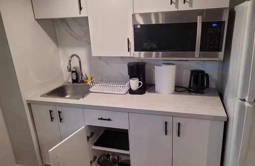 Winnipeg Apartment | M & U Guest Suite I