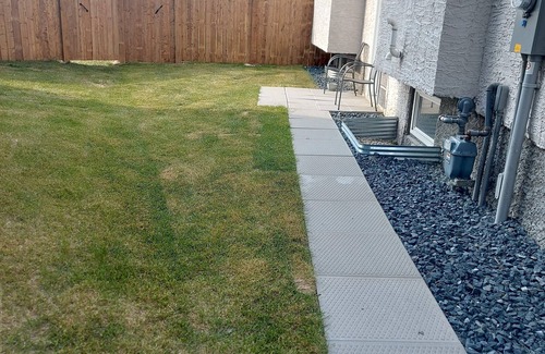 Winnipeg Apartment | M & U Guest Suite I