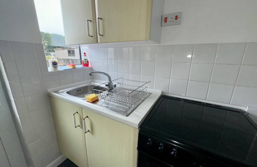 Sutton-in-Ashfield House | M1 Link 2 Bed House Wifi Parking,Contractors