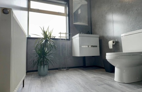 Sutton-in-Ashfield House | M1 Link 2 Bed House Wifi Parking,Contractors