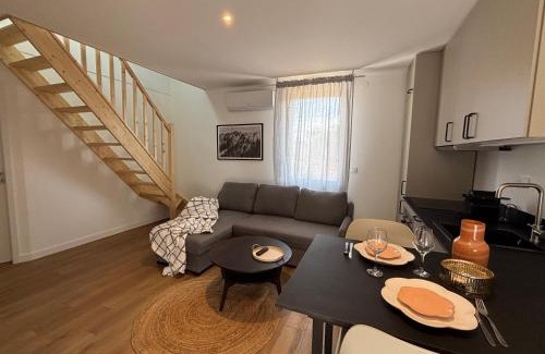 Ambilly Apartment | M112 Marquer Superbe T4 spacieux avec balcon, proche de Genève